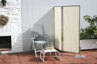 2x Sichtschutz Paravent, Farbe hell elfenbein, auf einer Terrasse als Sichtschutz