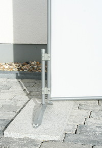 Combi-St�nder mit Granitplatte als M�glichkeit eine Umkleidekabine auf festem Boden stabil aufzustellen