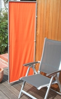 Sichtschutz Terrasse mit Paravent - Farbe uni terracotta-orange.