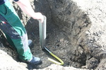 Vorbereiteter Erdaushub mit Drainagevorbereitung f�r den Wasserablauf