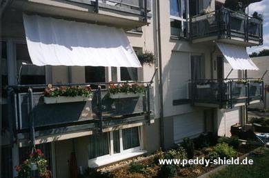 Typische Situation vorgebauter Balkone - mit Bausatz Balkon II