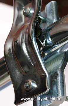 Klemmhalter mit Gegenst�ck an einem Handlauf 